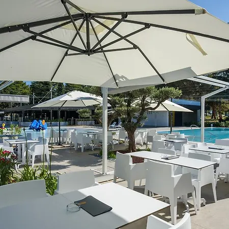 منتزه العطل Mobil Valkanela Vacanceselect 3*