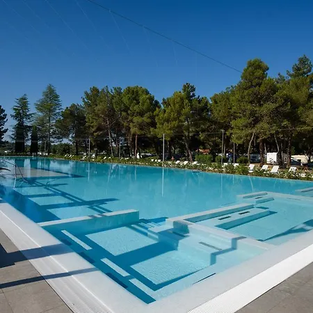 Mobil Valkanela Vacanceselect منتزه العطل 3*